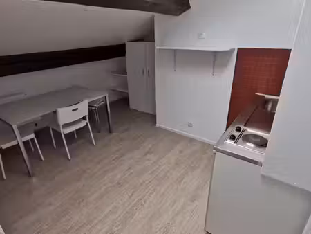 studio pour étudiant lot 13, de 35m2 pour etudiant, libre de suite proche fac lettres et d
