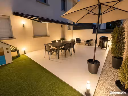 maison familiale entièrement rénovée – 4 chambres, terrasse plein sud, garage et 2 station