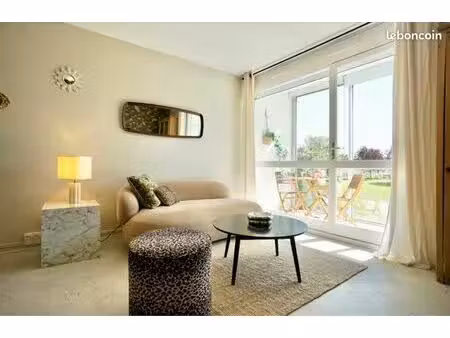 cocon rénové, loggia + vue parc arboré — centre larmor