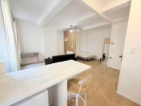 location appartement 1 pièce 29m² toulon 83000