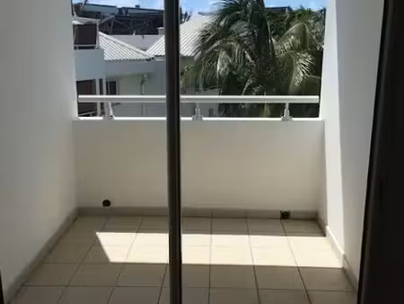 location appartement 2 pièces 45 m² à saint denis chaudron (97490), 605 €