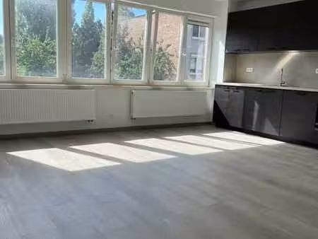 magnifique appartement entièrement remis a neuf !!!