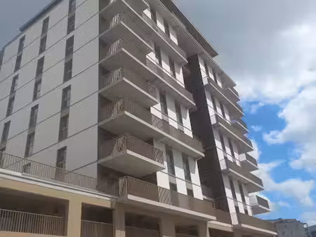 location appartement 4 pièces 81 m² à bordeaux (33000), 1 053 €