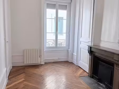 t2 meublé - lyon 7 - université