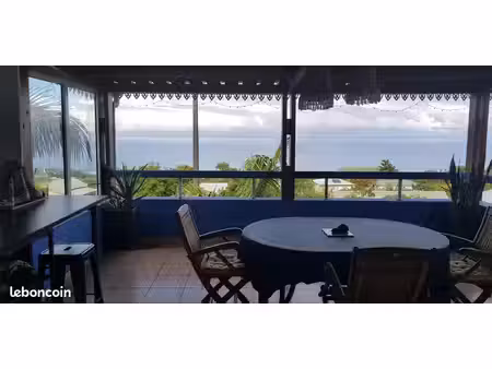 studio meublé vue mer hauts de saint joseph
