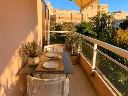 studio golfe juan uniquement pour etudiant ou bail mobilite (de septembre a juin )