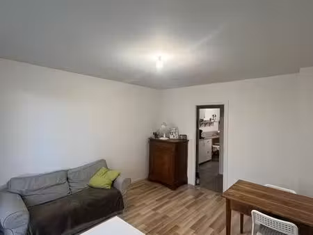 t3 meublé au cœur des gratte ciel à villeurbanne 1053 cc