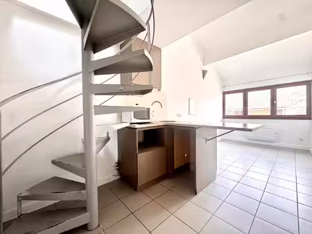 vaison centre - appartement t2 27.8 m2 en duplex