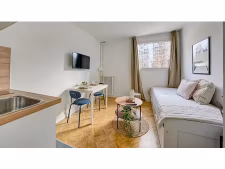 location meublée appartement 1 pièce 16 m² à paris 15ème (75015), 1 400 €