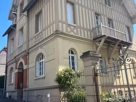 location studio lumineux 27,76 m² avec balcon sud et parking sécurisé dans mais