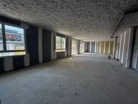 a louer local neuf 111 m²