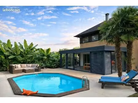 maison d’exception avec piscine et étang privé sur propriété 8700m2