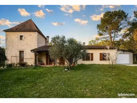 propriété 10 pièces 245 m²
