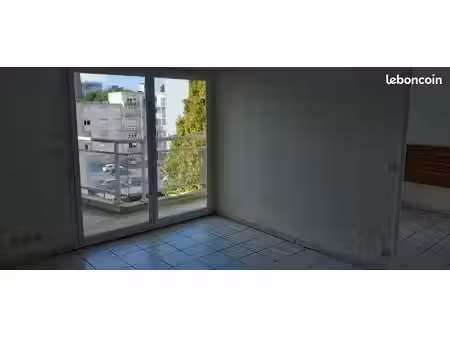 a louer t2 rénové de 40 m2 quartier du centre-ville