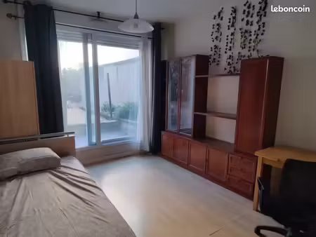 studio meublé - proche de la défense