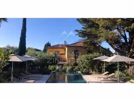 villa avec piscine et terrasse gassin (83)