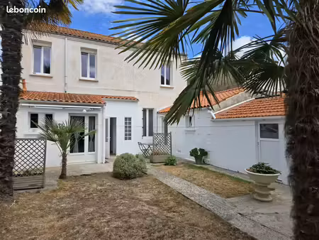 immeuble 7 pièces 140 m²