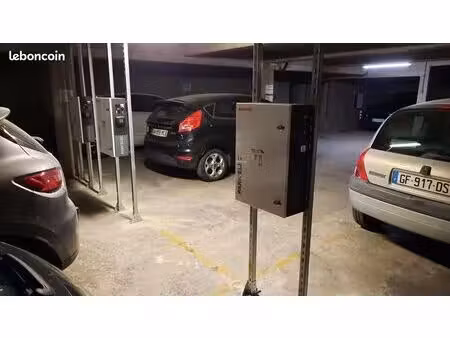 parking sécurisé, avec borne recharge electrique personnelle sous sol tholose-300m jeanne 