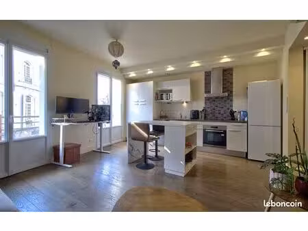 immeuble 7 pièces 218 m²