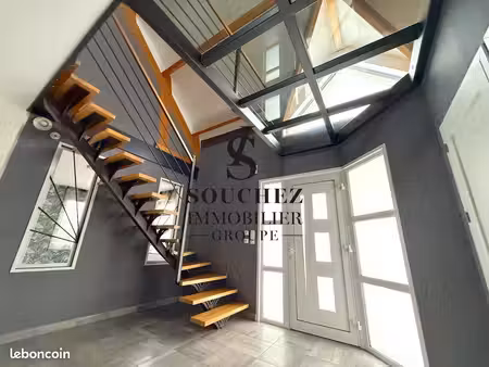 maison 7 pièces 245 m²