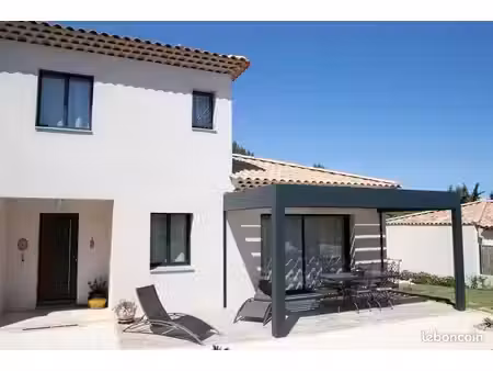 découvrez cette maison neuve à haute performance énergétique, alliant confort moderne et é