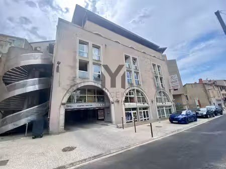 grand garage fermé et securisé a vendre a aubagne