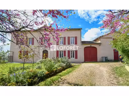 belle propriété du xviième siècle avec charme, volumes et potentiel exceptionnel à vendre 