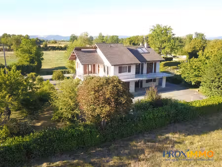 grande maison sur sous-sol sur 1800 m² de terrain