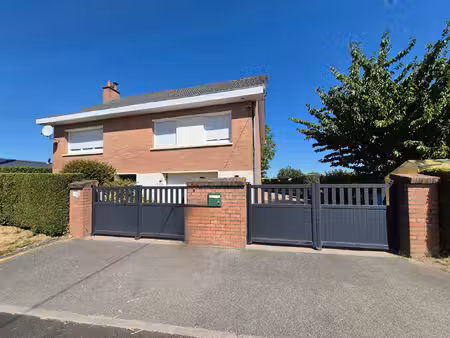 marquillies - maison individuelle de caractère sur plus de 1 000 m² avec hangar de 140 m²