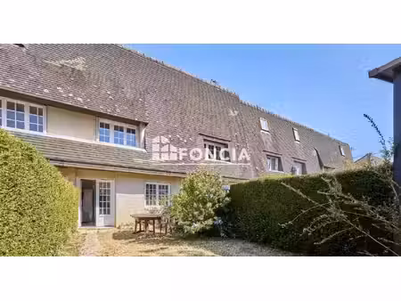 courseulles-sur-mer – centre-ville – pavillon t3 avec jardin et parking privatif