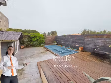 maison avec potentiel , piscine, commerces et écoles