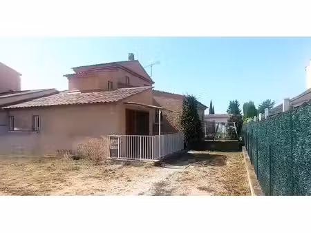 maison traditionnelle sur un terrain de 400 m2