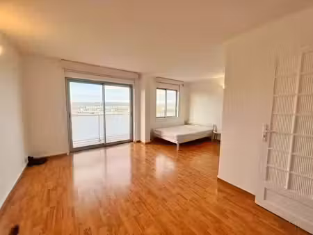 location meublée appartement 5 pièces 23 m² à fresnes (94260), 610 €