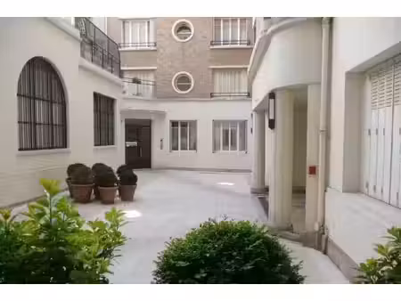 location meublée appartement 3 pièces 57 m² à paris 16ème (75016), 1 990 €
