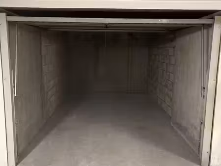 garage/parking/box