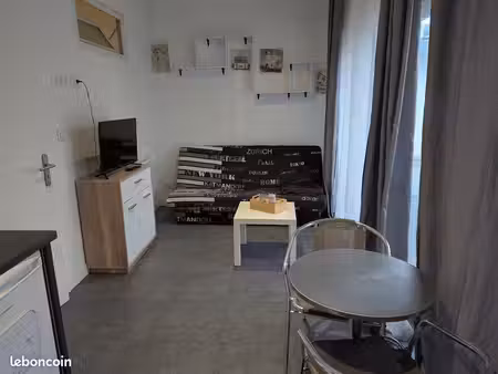 f2 meublé dans une rue calme