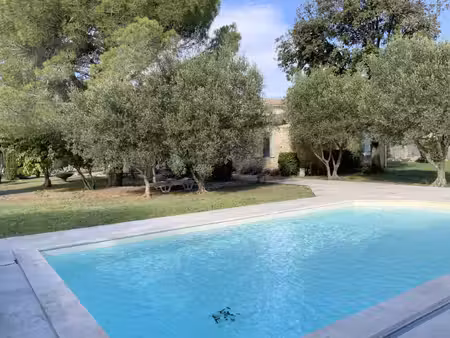 exclusif,dans un village recherché, maison en pierre avec appartement indépendant sur un..