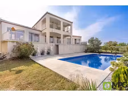 villeneuve sur lot, maison contemporaine d'environ 220 m2, 3 chambres et bureau avec vue..