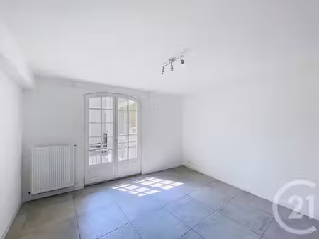 location appartement 3 pièces 55m² clermont ferrand 63100