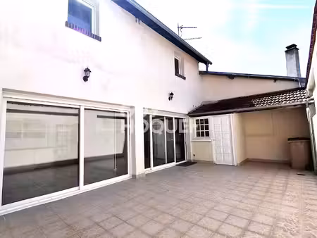 maison avec cour et garage