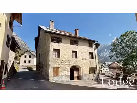 vente maison 10 pièces 300m2 val-des-prés 05100 - 157000 € - surface privée