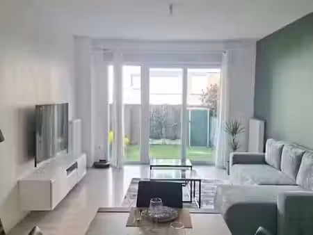 location meublée appartement 3 pièces 75 m² à lille (59000), 1 000 €