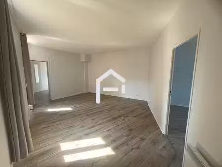 a louer : grand t2 de 58m² à compans-caffarelli