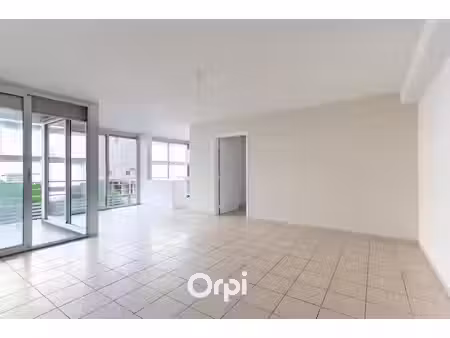 3 pièces de 69 m² avec terrasse, parking & gardien – quartier la restanque