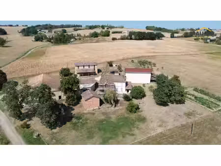 propriété de campagne sur environ 10 hectares idéale che