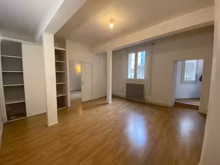 carmes/ozenne - charmant t2 de 50m2
