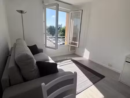 studio 23m2 avec place de parking