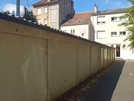 garage/box 11 m² montargis