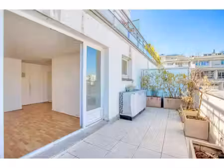 appartement 2 pièces avec superbe terrasse de 15 m²