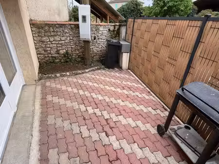 logement 1 chambre terrasse et parking